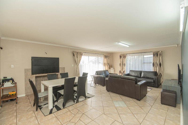 5 Bedroom Property for Sale in Bluewater Bay Eastern Cape